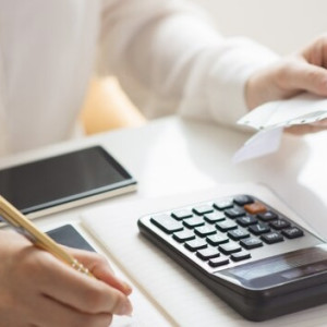 Во Владимирской области с пенсионеров перестанут брать комиссию при оплате ЖКХ