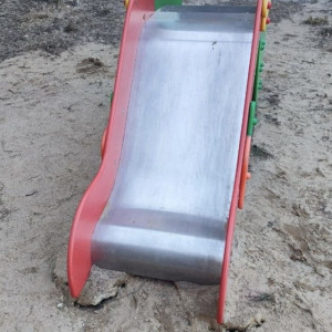 Во Владимире нашли опасную детскую площадку