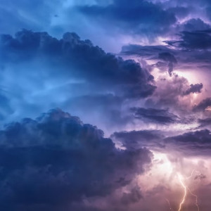 Жителей Владимира предупредили о грозе в ближайшие часы