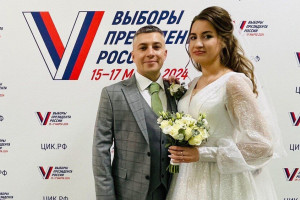 В Гусь-Хрустальном молодожены перед свадьбой поехали голосовать