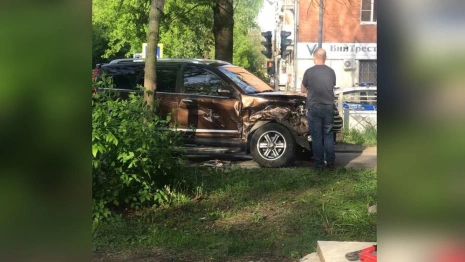 «Доставали ее из-под машины впятером». Владимирец рассказал о ДТП со сбитой девушкой