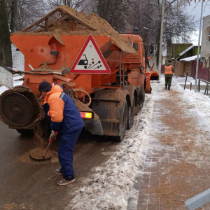 Мэрия Владимира попросила водителей убрать машины с семи улиц