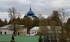 Мэрия Суздаля не усмотрела пропаганды ЛГБТ* в айдентике от Артемия Лебедева