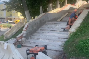 В центре Владимира ремонт лестницы затянулся