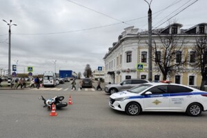 В Коврове мотоциклист упал во время поездки около вокзала