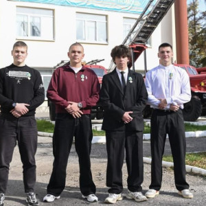 Пятерых парней из Гусь-Хрустального наградили за спасение 5 человек на пожаре