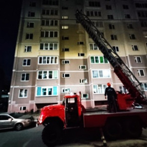 Во Владимире ночью из горящей 10-этажки эвакуировали 62 человека