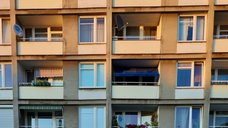 Во Владимирской области двум сестрам-сиротам дали квартиры через суд