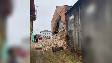 Главу Судогодского района наказали из-за обрушения дома на улице Ленина
