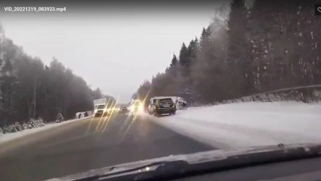 Под Владимиром на трассе Р-132 Золотое кольцо грузовики вылетели в кювет 