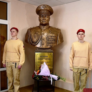 Во владимирском филиале РАНХиГС открыли бюст погибшего на Украине генерал-лейтенанта