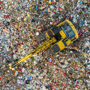 Снег помешал оператору убирать мусор во Владимирской области