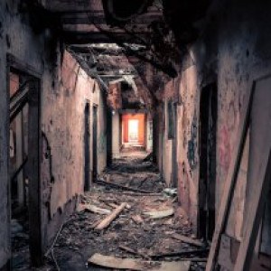 В Муроме прокуроры потребовали снести три заброшенных здания