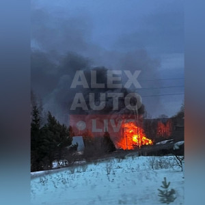 Под Александровом мощный пожар уничтожил частный дом