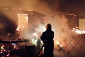 Во Владимирской области рядом с усадьбой князя Голицына сгорел жилой дом