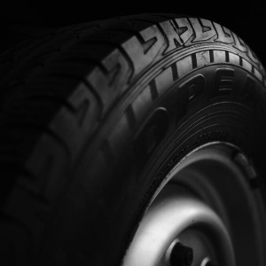 Во Владимире стоявшая на домкрате машина придавила водителя