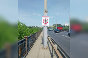 Во Владимире разрушенные участки моста через Клязьму огородили сигнальными лентами