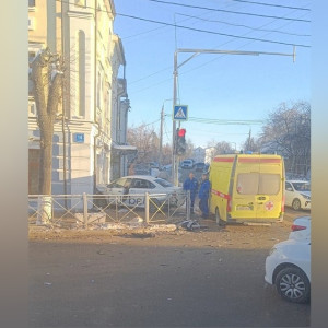 В центре Владимира таксист протаранил стену гостиницы