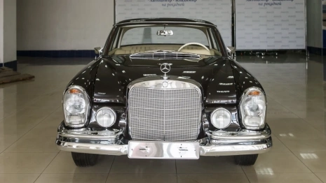 Во Владимире выставили на продажу раритетный Mercedes за 13,5 млн рублей