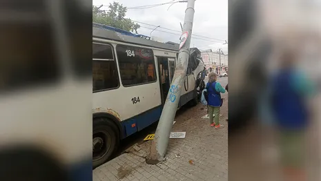 В центре Владимира произошло серьезное ДТП с троллейбусом: есть пострадавшие