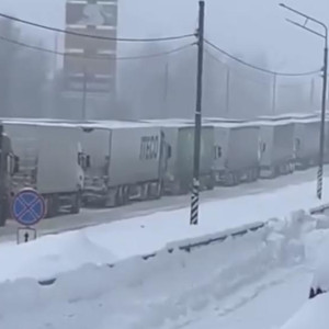 На Пекинке во Владимире выросла глухая пробка из фур