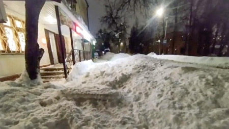 Бастрыкин взял на контроль историю с падением ледяной глыбы на женщину в Коврове