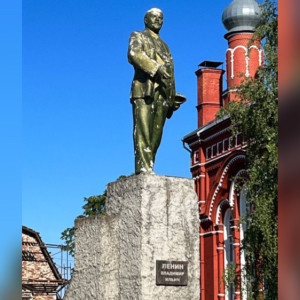 В Камешково временно уберут памятник Ленину