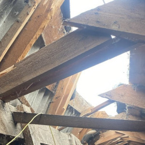 В Кольчугино крыша жилого дома рухнула из-за снега