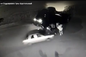 Во Владимирской области подросток на легковушке въехал в толпу людей у торгового центра 