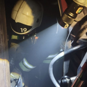 Мужчина отравился угарным газом при пожаре из-за короткого замыкания в Гусь-Хрустальном