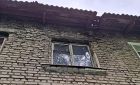 В Лакинске дом с трещинами в стенах отказались признавать аварийным