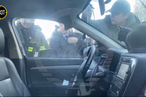 В центре Москвы развернули операцию по спасению кота-заложника