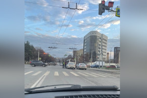 Во Владимире столкнулись легковушка и автобус