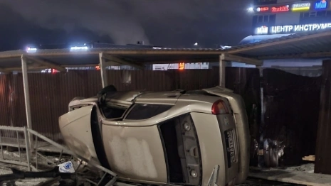 Во Владимире две машины перевернулись у «Тандема»