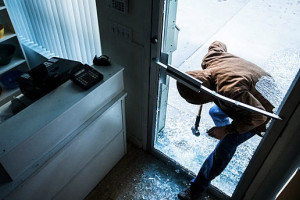 В Гусь-Хрустальном грабитель офиса микрозаймов с игрушечным пистолетом пойдет под суд