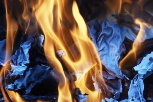 Во Владимирской области на пожаре в нежилом доме погибла женщина