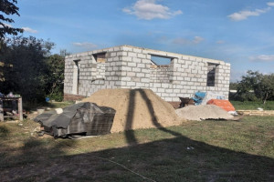 Лишенному дома из-за пожара экс-главе села под Юрьев-Польским начали помогать простые люди