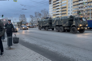 По Владимиру проехала военная колонна