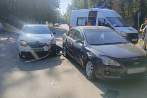 В Коврове в серьезной аварии с двумя иномарками пострадала 75-летняя пассажирка