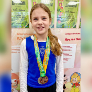 Ученица 3 класса из Владимира заняла три призовых места на турнире по плаванию