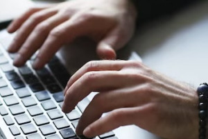 Владимирца арестовали на 2 недели за демонстрацию нацистской символики