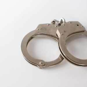 Пьяный житель Кольчугино ударил участкового по лицу