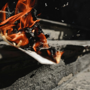 В микрорайоне Веризино строительный вагончик тушили 8 спасателей