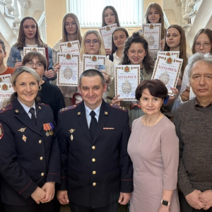 Владимирские студенты и школьники создали плакаты по предупреждению мошенничеств