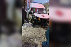 Во Владимире иномарка влетела в машину скорой с пациентом внутри
