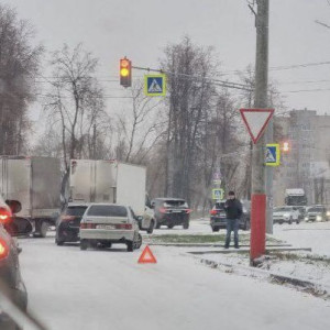 На дорогах Владимирской области за утро побились 13 машин