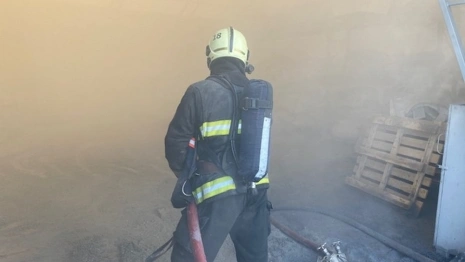 В Вязниках загорелся склад строительного магазина