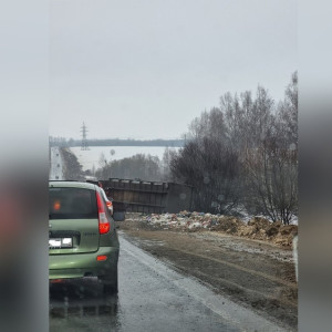 На трассе под Владимиром перевернулся мусоровоз