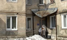 В Кольчугино ледяная глыба рухнула на 8-летнюю девочку