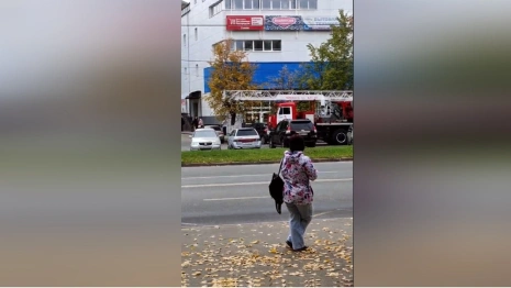 Очевидцы: во Владимире девушка собиралась спрыгнуть с балкона многоэтажки